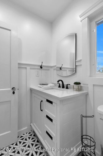 11 Fisher Pl, Tinton Falls NJ  07701-2317 exterior