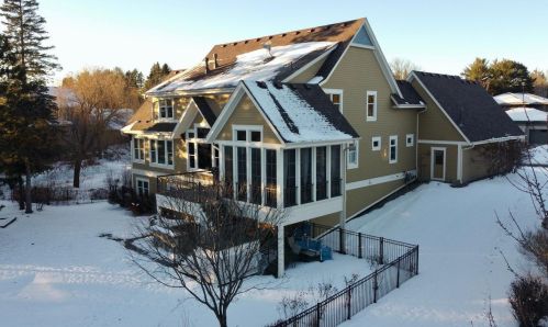 75 Edgecumbe Dr, Saint Paul, MN 55115-1821