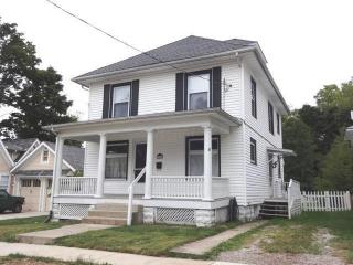 225 Mulberry St, Granville, OH 43023-1117