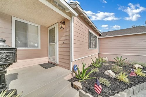 4402 Iroquois Ave, Lakewood, CA 90713-2728