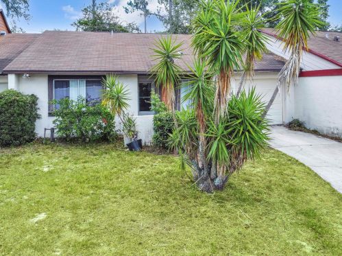 109 Spreading Oak Ct, Sanford, FL 32773-5623