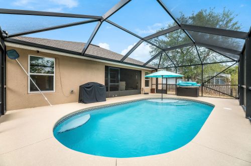 725 Beard Ave, Sebastian FL  32958-4811 exterior