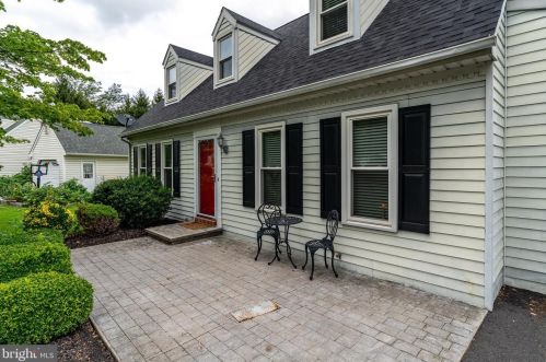 1572 Jefferson Ct, Lancaster, PA 17602-1244