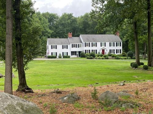 231 Turtle Back Rd, New Canaan CT  06840-2699 exterior
