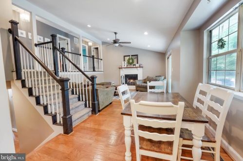 13439 Princedale Dr, Woodbridge VA  22193-3911 exterior