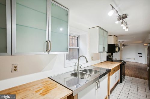 3005 11th St, Washington DC  20001-3905 exterior