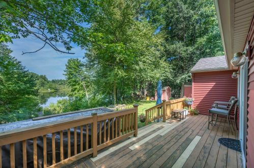 22 10th St, Kingston NH  03848-3717 exterior