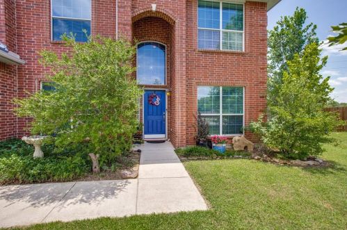 2812 Malli Ct, Denton, TX 76209-4798