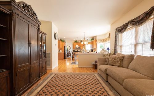4 Arborvitae Ln, Miller Place NY  11764-3021 exterior