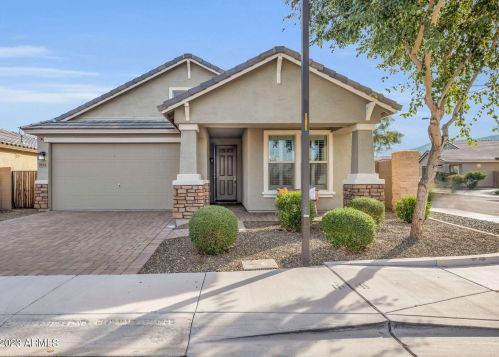 7933 24th Way, Phoenix, AZ 85042-7013