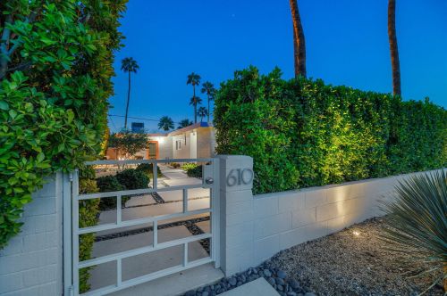610 Hermosa Dr, Palm Springs CA  92262-6112 exterior