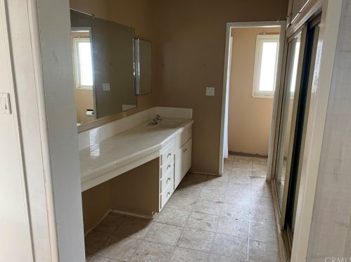 1 Saratoga, Newport Beach CA  92660-6152 exterior