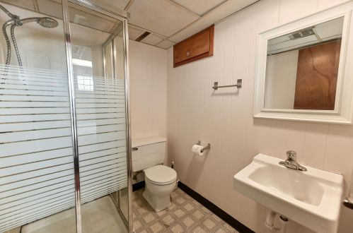 181 Glenview Ave, Milwaukee WI 53213-3323 exterior