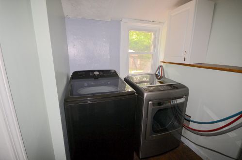 85 Broadway, Derry NH  03038-2019 exterior