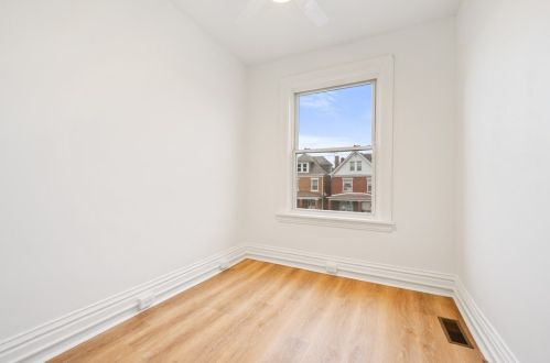 1211 Jancey St, Pittsburgh PA  15206-1146 exterior