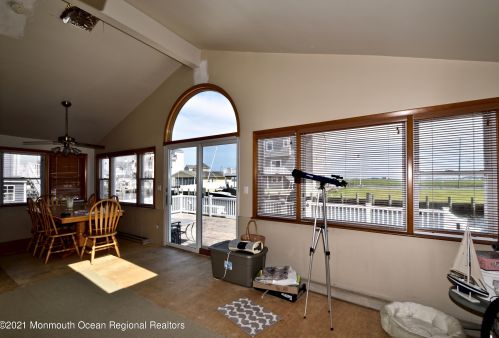 258 Teakwood Dr, Berkeley Township NJ  08721-3122 exterior