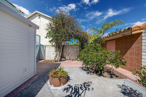 11225 Westonhill Dr, San Diego CA  92126-1447 exterior
