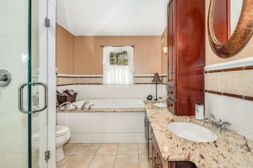 7 Sunken Meadow Rd, Northport NY  11768-2718 exterior