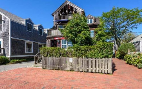 25 Dock St, Marthas Vineyard MA 02539-8151 exterior
