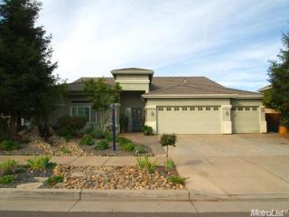 2031 Swanson Dr, Escalon, CA 95320-9665