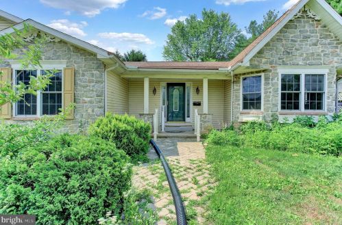 46 Lexington Dr, Shrewsbury, PA 17361-1900