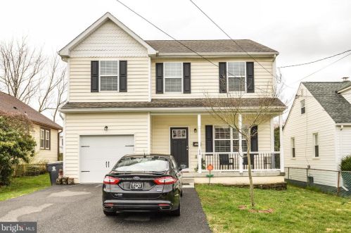 226 Champlain Ave, Wilmington, DE 19804-1838