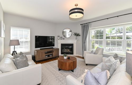 7201 River Birch Dr, Thiensville, WI 53092-4571