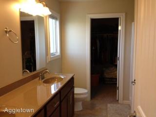 500 Highland Ridge Dr, Manhattan KS  66503-2412 exterior