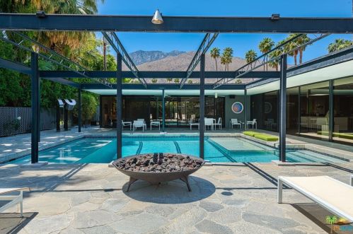 1207 Calle De Maria, Palm Springs CA  92264-8503 exterior