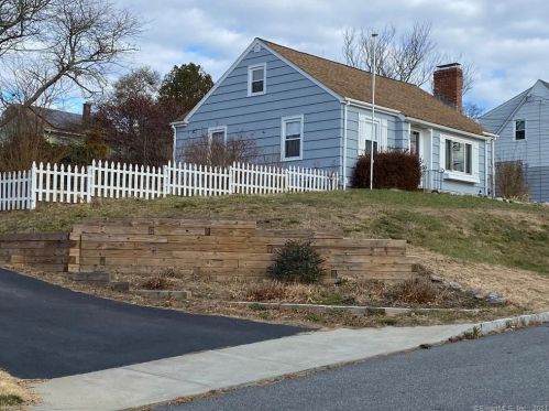 49 Sander St, United States Coast Guard Ac, CT 06320-3319