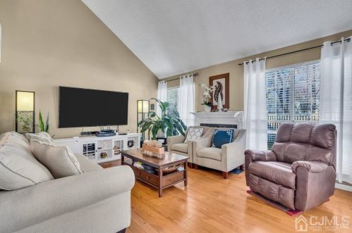 35 Carlisle Ct, Old Bridge NJ  08857-2777 exterior