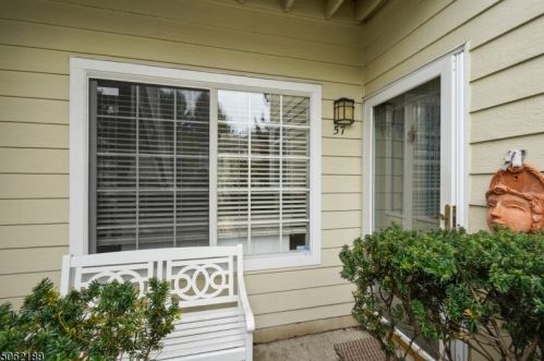 57 Wescott Rd, Bedminster, NJ 07921-2004