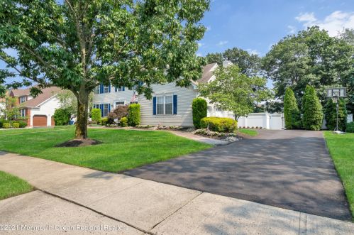 16 Dune Rd, Tinton Falls, NJ 07712-3767