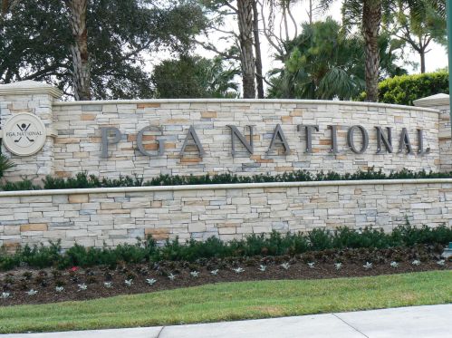 44 Admirals Ct, West Palm Beach, FL 33418-7164
