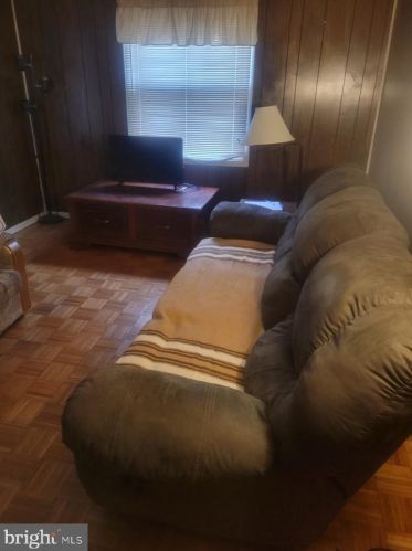 66 Sunset Dr, Navy Sup Dpt, PA 17050-1624