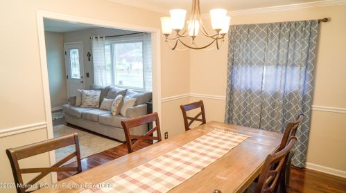 27 Castle Ave, Jackson Twp NJ  08527-2425 exterior