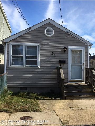 31 Ocean Ave, Monmouth Hills, NJ 07732-1410
