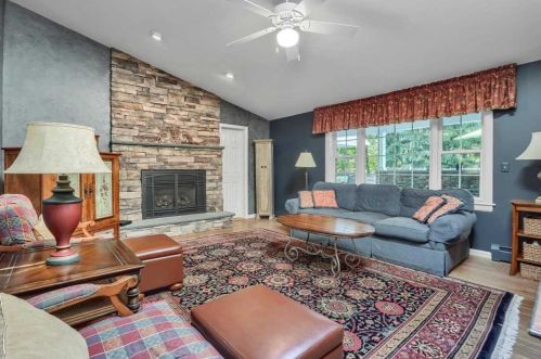 5 Carlson Ter, Fishkill NY  12524-3001 exterior