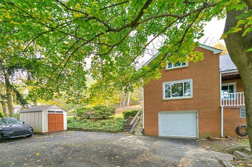 649 Lougeay Rd, Pittsburgh, PA 15235-4508