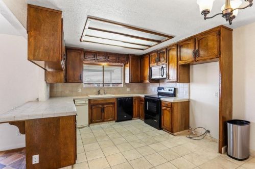 1812 Golf Rd, Turlock CA  95380-9746 exterior