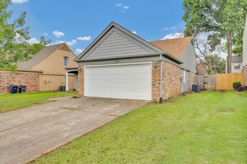 2533 Creekwood Ln, Fort Worth, TX 76123-1111