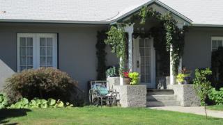 146 Delaware Ave, Wenatchee, WA 98801-2138