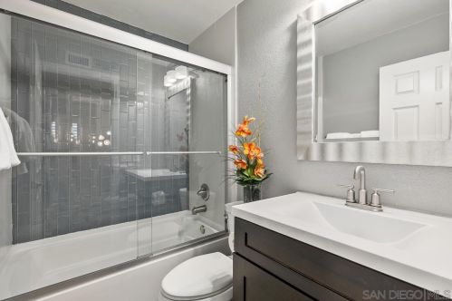 11430 Westonhill Dr, San Diego CA 92126-1461 exterior