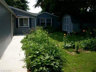3918 Lake Rd, Ashtabula, OH 44004-2146