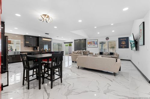 9958 Halberns Blvd, Santee CA  92071-1438 exterior