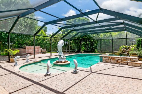 201 Marathon Ave, Fort Pierce, FL 34953-5944