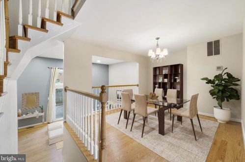 2356 Horseferry Ct, Herndon VA 20191-2733 exterior