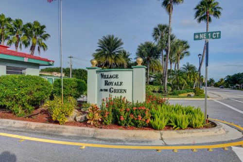 2400 1st Ln, Boynton Beach FL  33435-1954 exterior