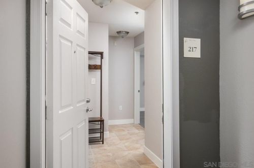 1970 Columbia St, San Diego, CA 92101-2244
