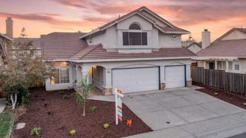 8686 White Peacock Way, Elk Grove CA  95624-3701 exterior